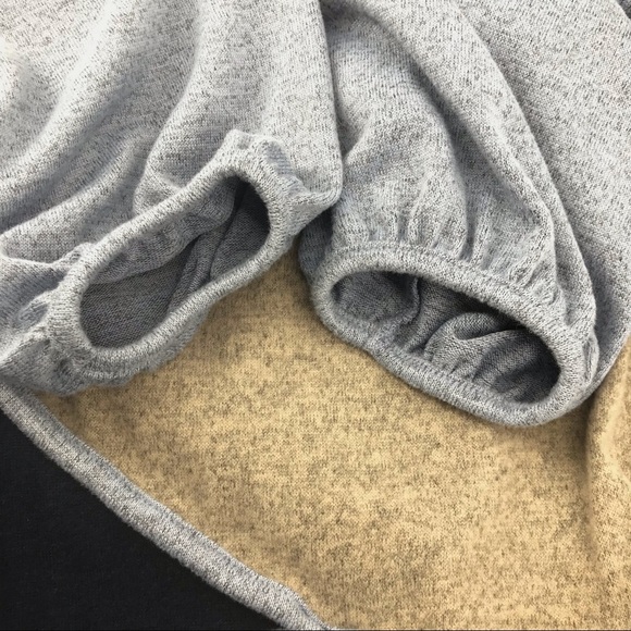 Ava James Color Block Blue V-Neck Sweater, NWT - Picture 4 of 7